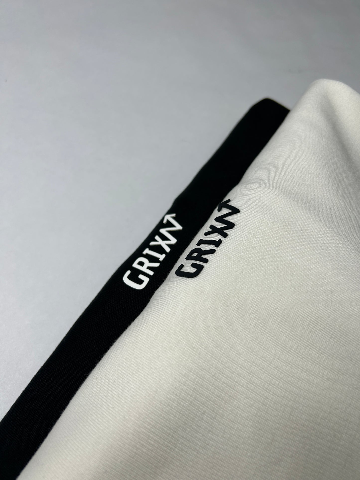 CAMISETA ESENCIAL MARFIL GX1.3