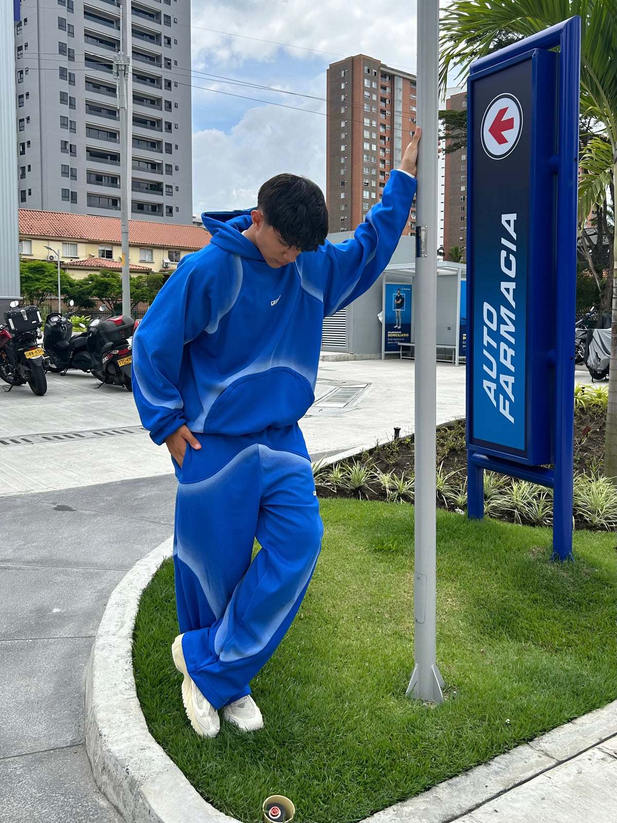 Wabe R D HOODIE WABE GX2.5 – GRIXA STUDIOS