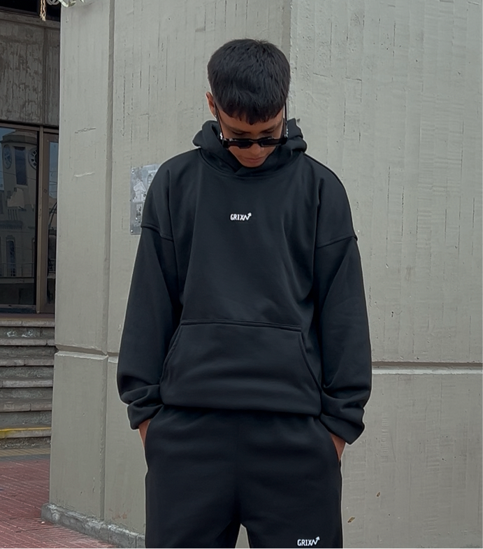 HOODIE ESENCIAL NEGRO