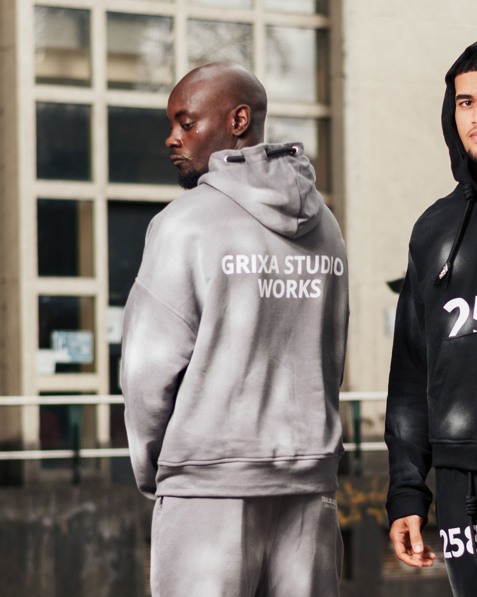 ZIP HOODIE 258 GRIS GX6.9