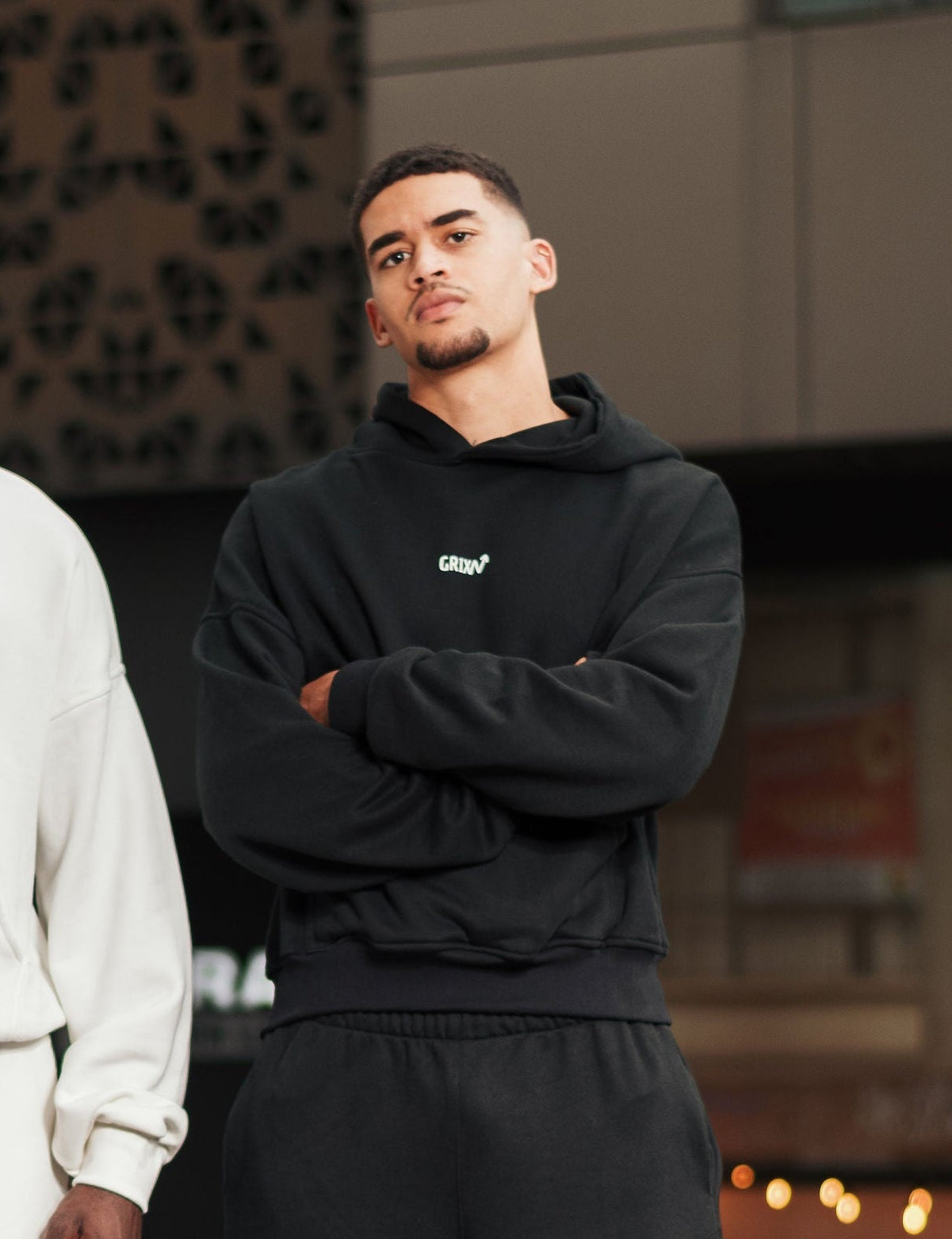 HOODIE BASIC NEGRO GX2.11