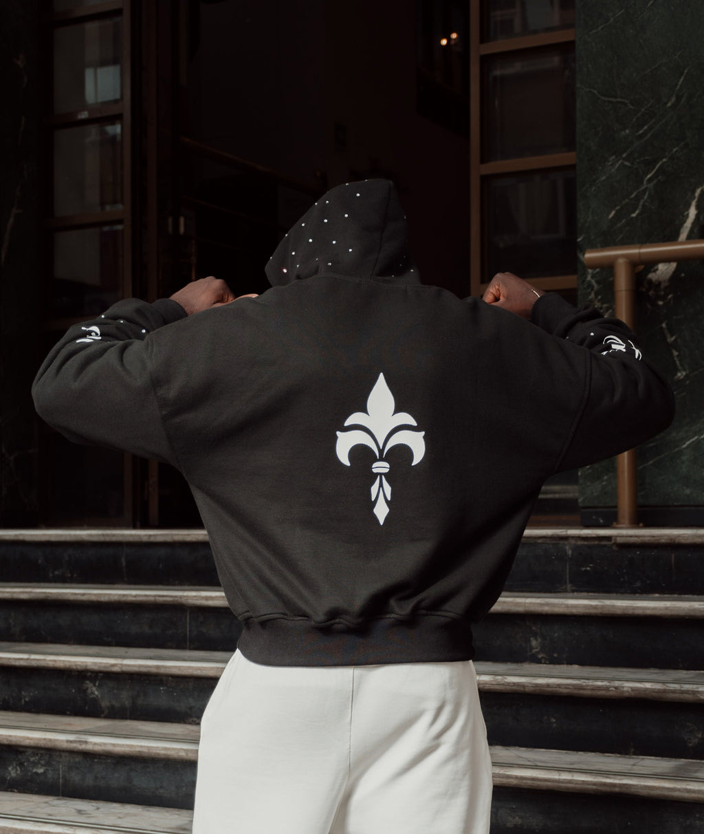 CASTLE HOODIE NEGRO GX2.8