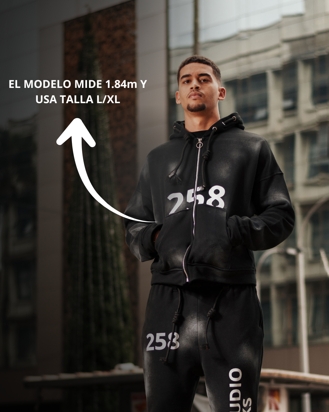 ZIP HOODIE 258 NEGRO GX6.8