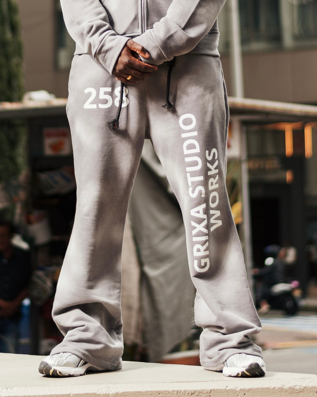 PANT 258 GRIS GX4.13