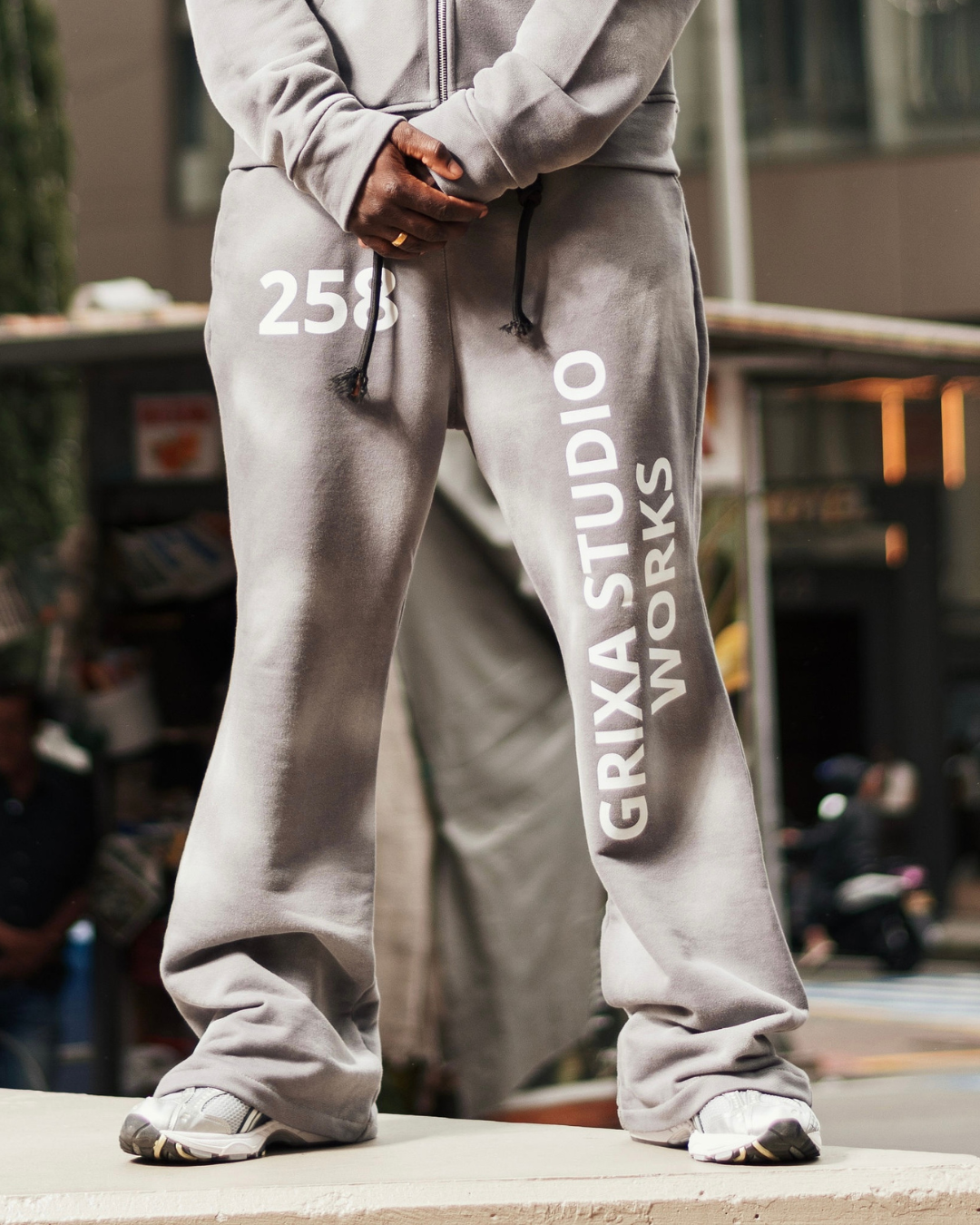 PANT 258 GRIS GX4.13